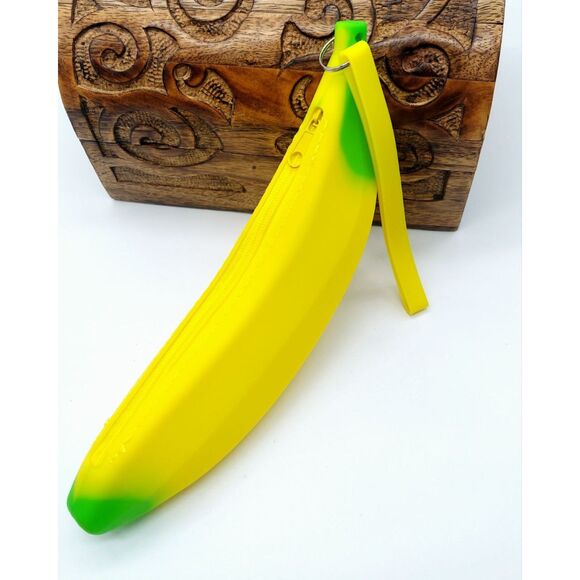 Banana Coin Purse Silicone Wallet Portable Zipper Bag School Pencil Holder Gift - Picture 1 of 4